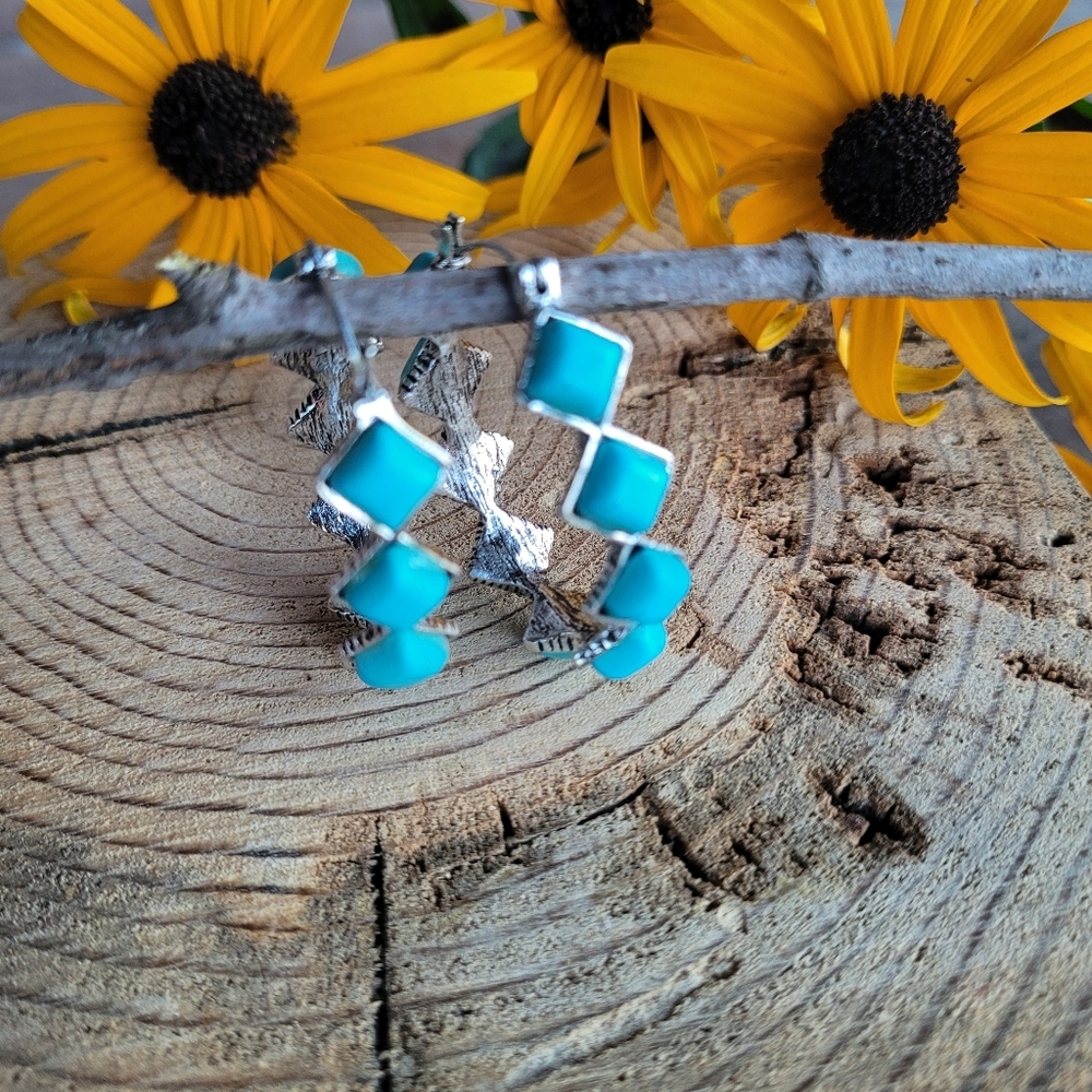 Turquoise hoop earrings - Picture 2 of 3